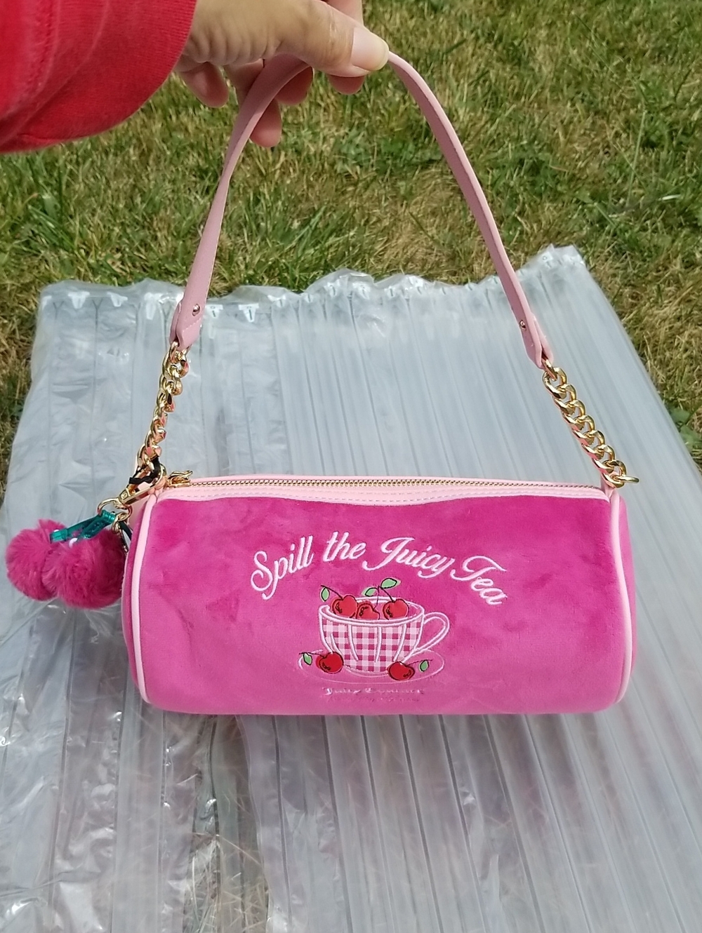 🍒JUICY COUTURE🍒"Spill the Juicy Tea" Cherry Barrel Shoulder Bag